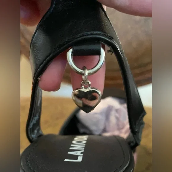 Dolls Kill Lamoda Future Stranger Pink Felt Heart Chunky Platform Heels - Picture 3 of 8